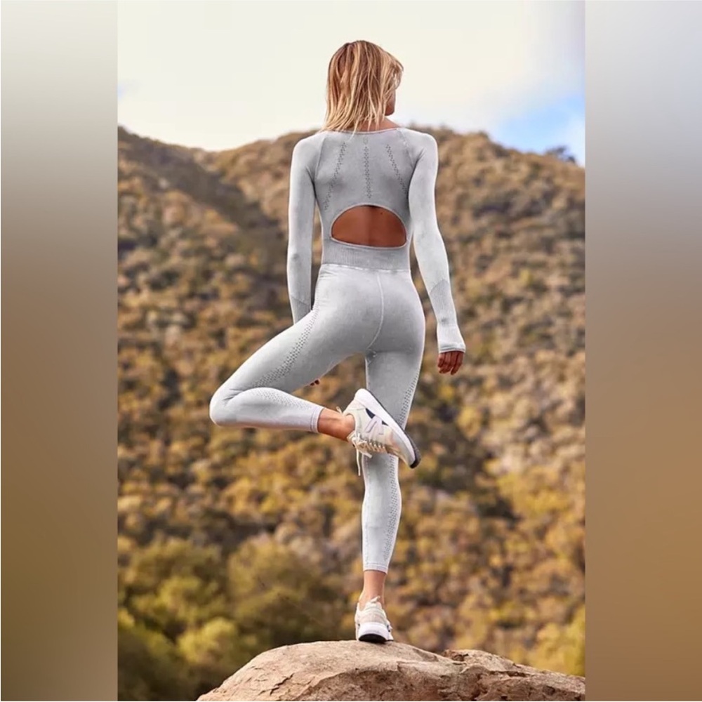 NWT FREE PEOPLE MOVEMENT Good Karma Long-Sleeve Onesie | Ice Grey MSRP $118 XS/S